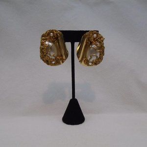 VINTAGE RETRO 80s CHUNKY GOLD FLOWER VINE PEARL STATEMENT EARRINGS ZL